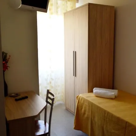 In Guest - New Cirene Economy Single Πανσιόν