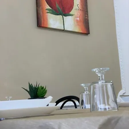 Πανσιόν In Guest - New Cirene Economy Single *