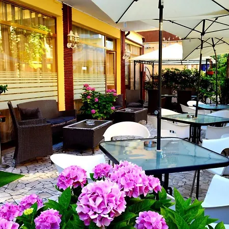 Πανσιόν In Guest - New Cirene Economy Single Ρίμινι
